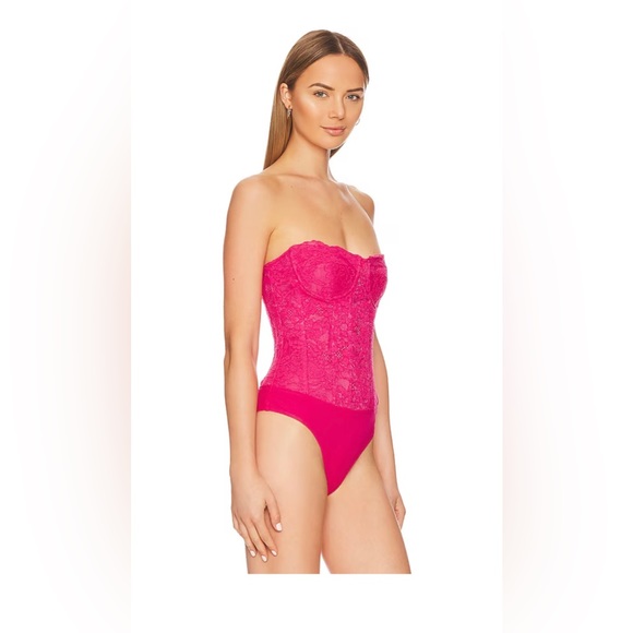 Bardot Oskar Lace Bodysuit in Hot Pink in XL - Picture 3 of 10